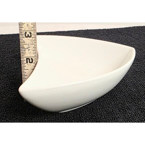 B. Smith with Style Hors D' Oeuvre Dish Bone Dish Multi Purpose Dish Triangle - Picture 3 of 4
